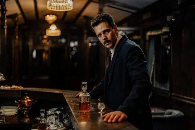 谍战片《红丝绸》主打史诗+悬疑PG电子麻将胡了试玩中俄合拍(图4)